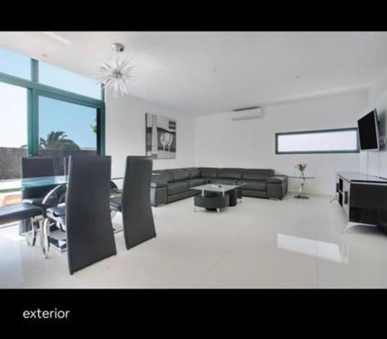 Spacious Private Villa & Private Heated Pool - Villa Sunshine Costa Teguise Εξωτερικό φωτογραφία